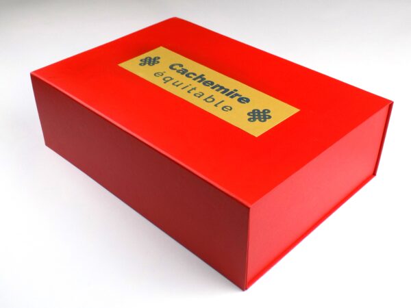 Votre étole vous sera livrée dans son coffret prêt à offrir!